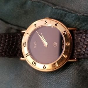Gucci Rare Vintage 1985 Women's Watch Original Band